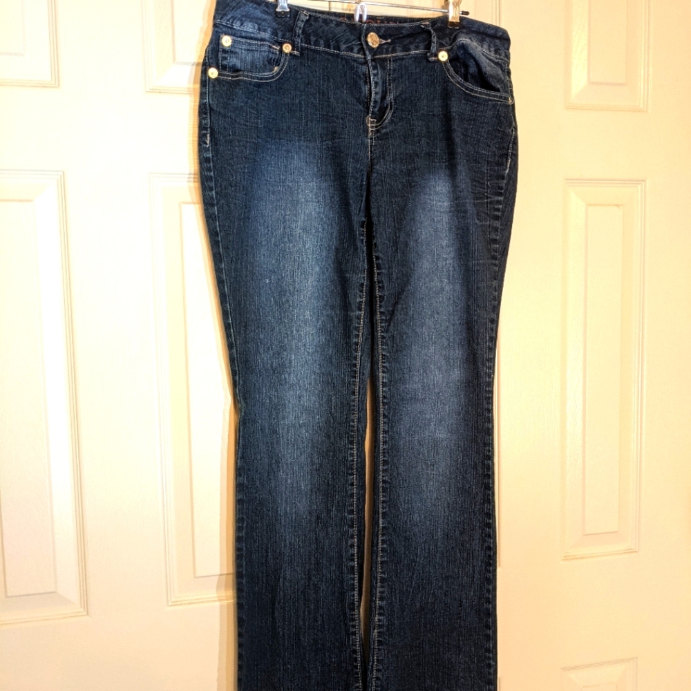 Risque' Red Designer boot cut jeans 14W blue
